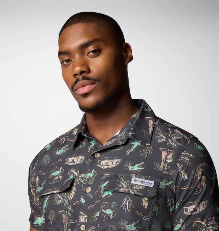 camisa masculina pfg uncharted de manga curta com estampa - tamanho alto